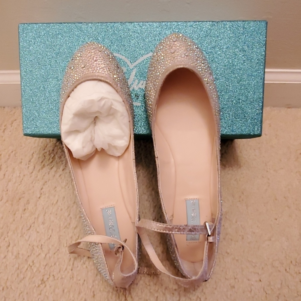 Betsey Johnson Flats